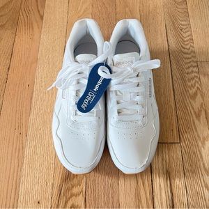 NWT Reebok Women's Classic Sneaker White/Gum Size 7.5